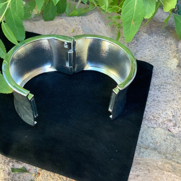 Robert Lee MORRIS large Bangle - Picture 5 of 11